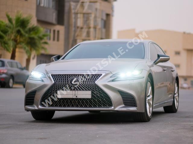 2018 لكزس إل إس 500