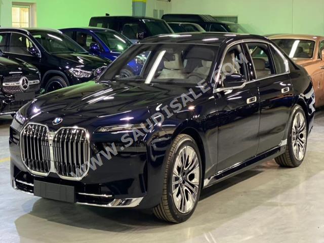 2023 بي ام دبليو الفئة السابعة 735 إل أي