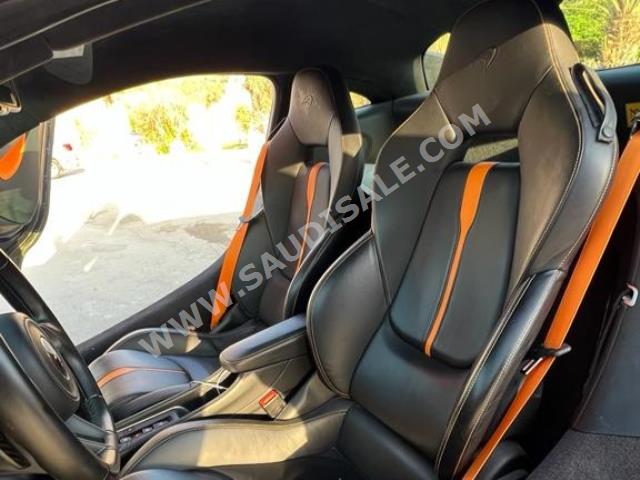 2016 مكلارين 570 اس