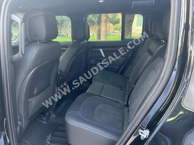 2023 لاند روفر ديفيندر 110 ادفانتشر