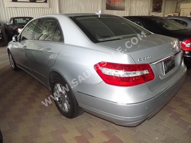 2010 Mercedes-Benz E 200