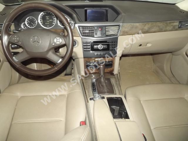 2010 Mercedes-Benz E 200