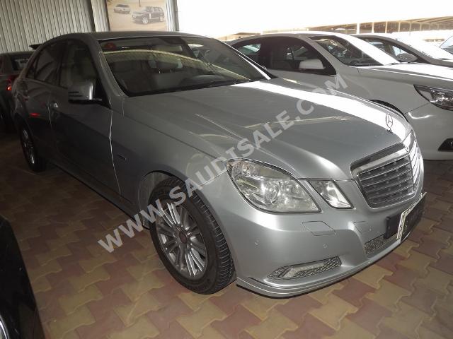 2010 Mercedes-Benz E 200