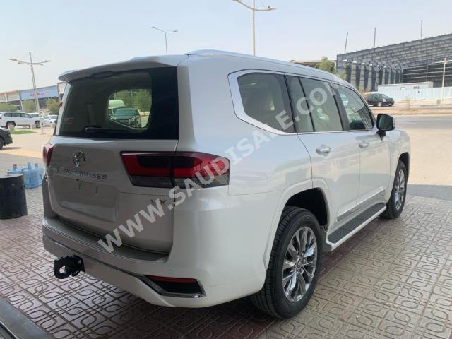 2023 تويوتا لاند كروزر في اكس