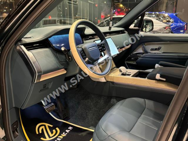 2024 لاند روفر رينج روفر اس في اوتوبيوغرافي