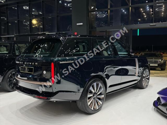 2024 لاند روفر رينج روفر اس في اوتوبيوغرافي