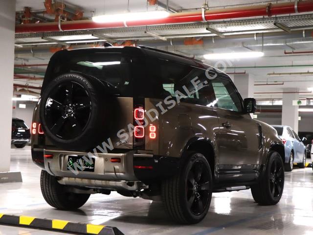 2023 لاند روفر ديفيندر اكس