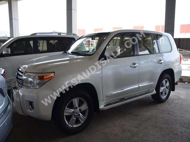 2013 Toyota Land Cruiser GXR