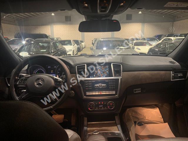 2015 مرسيدس - بنز جي إل 500