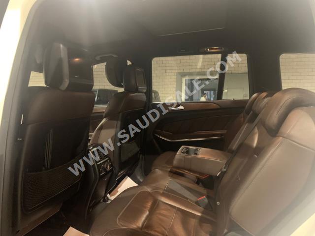 2015 مرسيدس - بنز جي إل 500