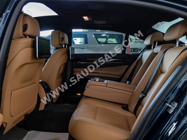 2015 بي ام دبليو الفئة السابعة 730 إل أي