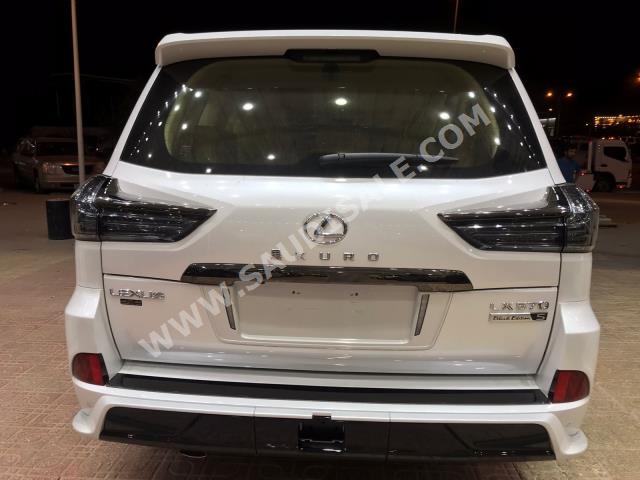 2021 Lexus LX 600 black edition