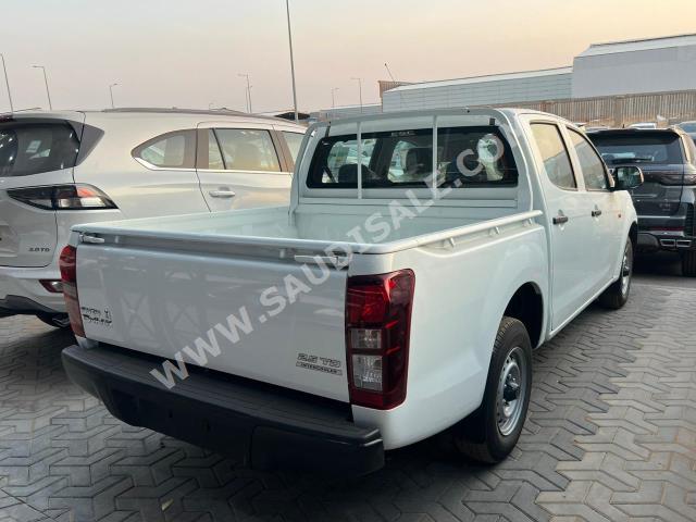 2023 ايسوزو بيكب غمارتين