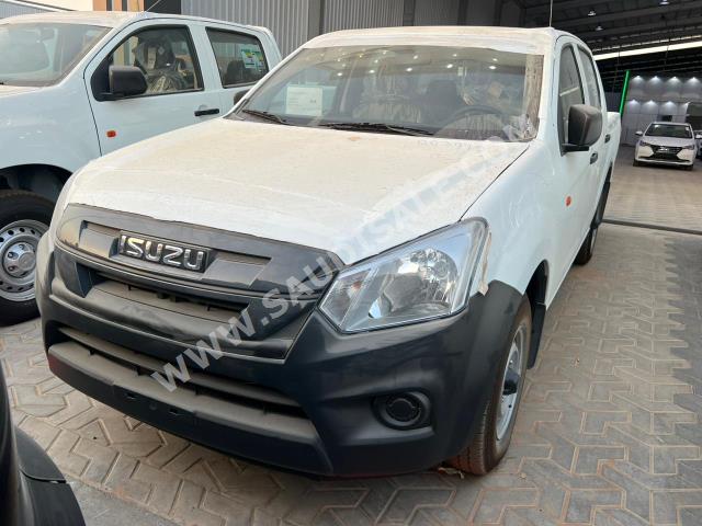 2023 ايسوزو بيكب غمارتين