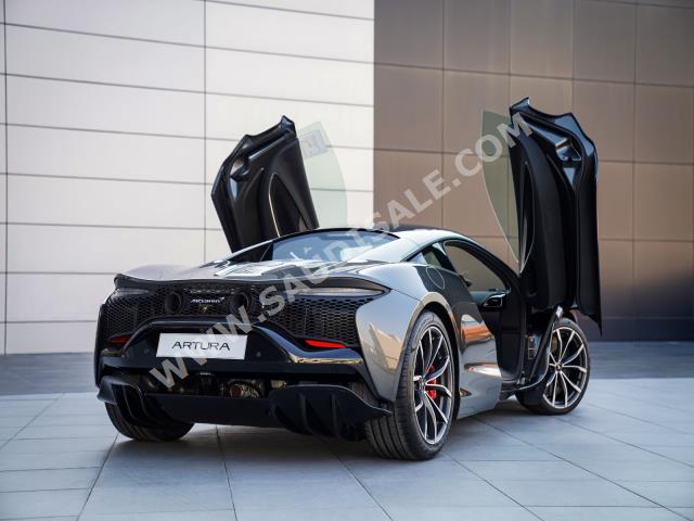 2023 مكلارين ارتورا