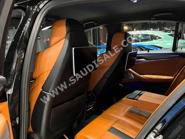 2018 بي ام دبليو الفئة ام إم 5