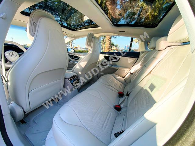 2023 مرسيدس - بنز إي كيو إي 43 أي إم جي