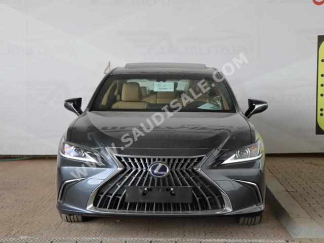 2022 Lexus ES 300