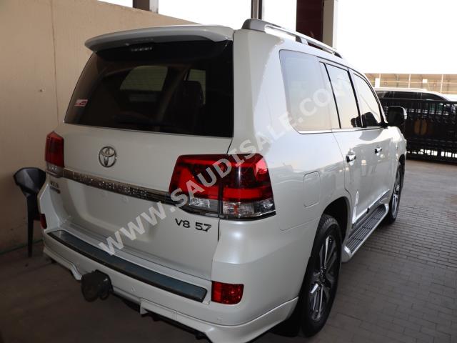 2021 تويوتا لاند كروزر في اكس ار