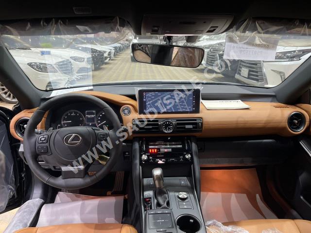 2023 لكزس إي إس 350