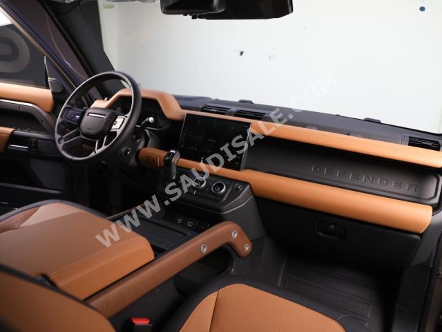 2023 لاند روفر ديفيندر اكس 110