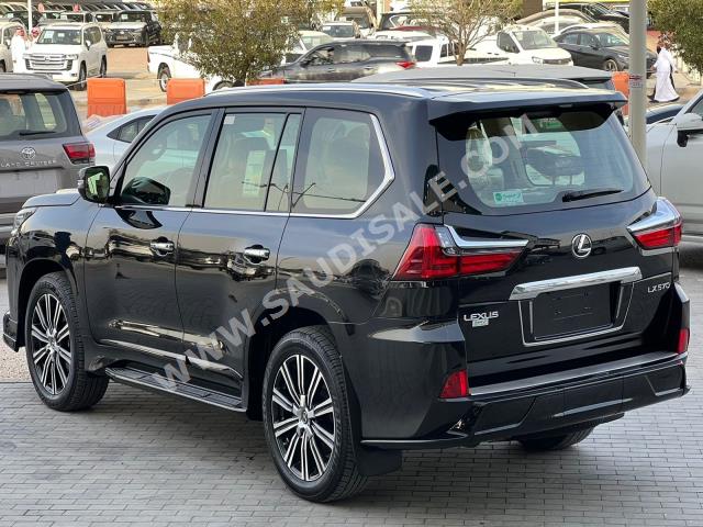 2021 لكزس إل إكس 570 اس