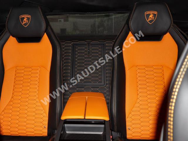 2022 لمبرجيني اوروس