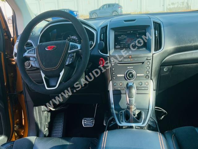 2016 فورد ادج سبورت