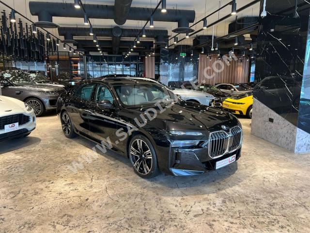 2023 بي ام دبليو الفئة السابعة 740أي