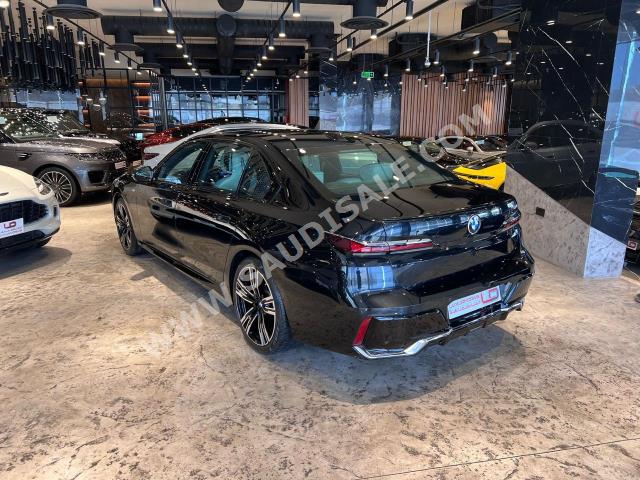 2023 بي ام دبليو الفئة السابعة 740أي