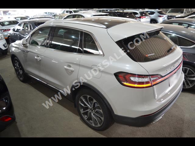 2022 لنكولن كورسير