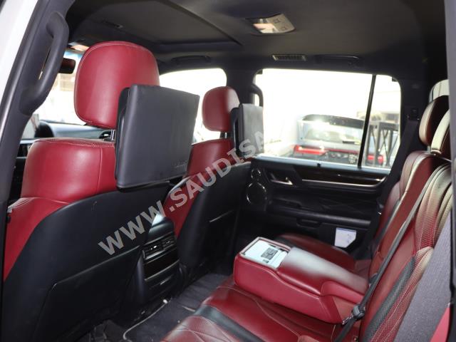 2019 لكزس إل إكس 570 بلاك اديشن