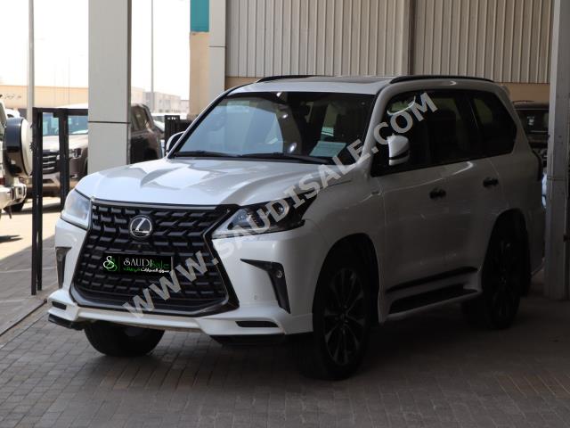 2019 لكزس إل إكس 570 بلاك اديشن