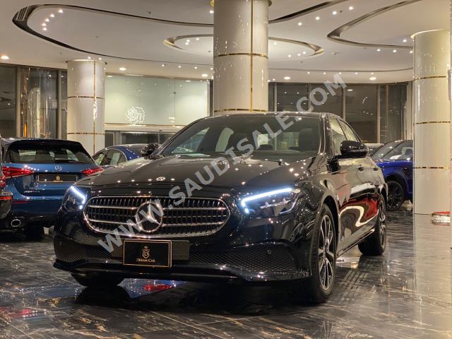 2022 مرسيدس - بنز إي 200