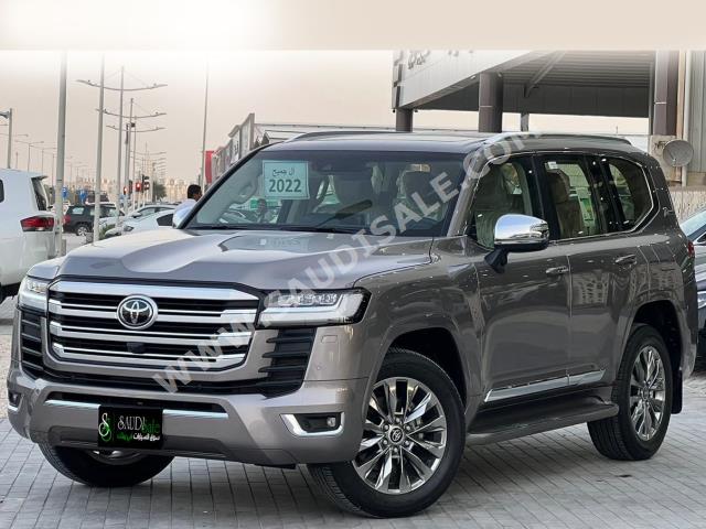 2022 تويوتا لاند كروزر في اكس ار