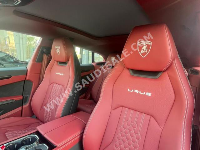 2023 لمبرجيني اوروس اس