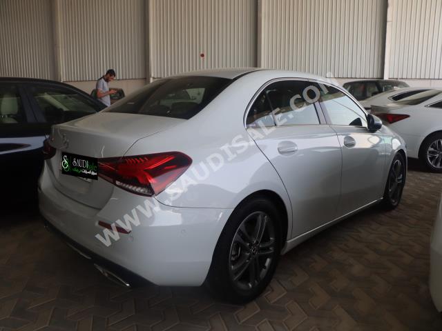 2020 مرسيدس - بنز أي 200