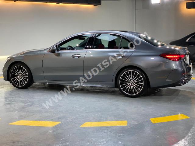 2022 مرسيدس - بنز سي 300