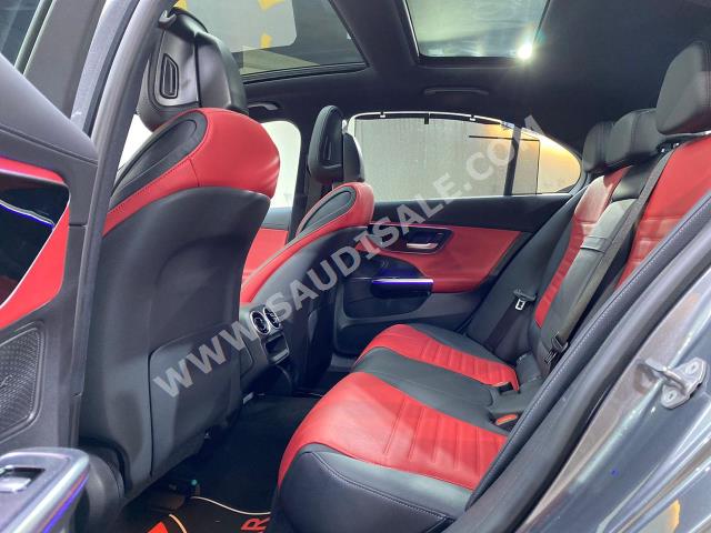 2022 مرسيدس - بنز سي 300