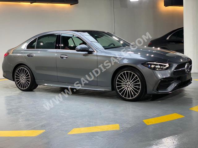 2022 مرسيدس - بنز سي 300