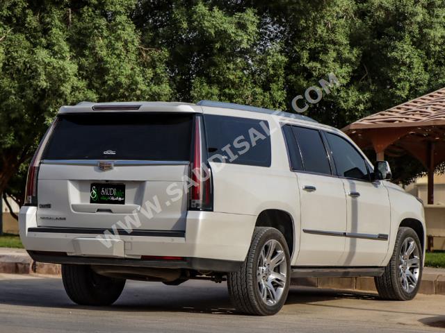 2016 كاديلاك اسكاليد