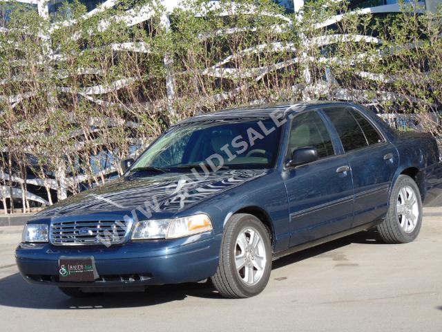 2011 فورد كراون فكتوريا