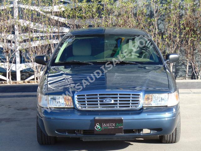 2011 فورد كراون فكتوريا