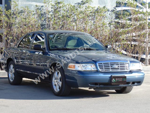 2011 فورد كراون فكتوريا