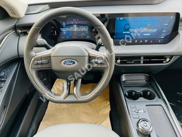 2023 فورد توروس