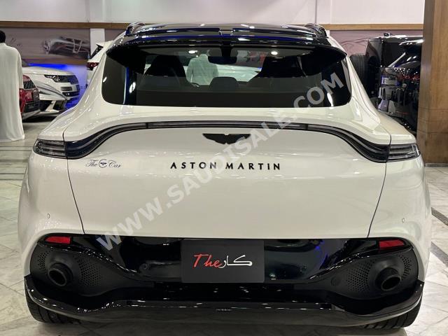 2021 استون مارتن دي بي اكس