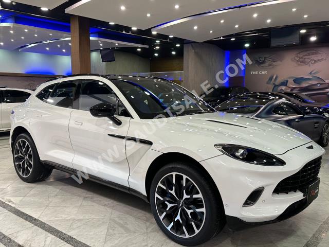 2021 استون مارتن دي بي اكس