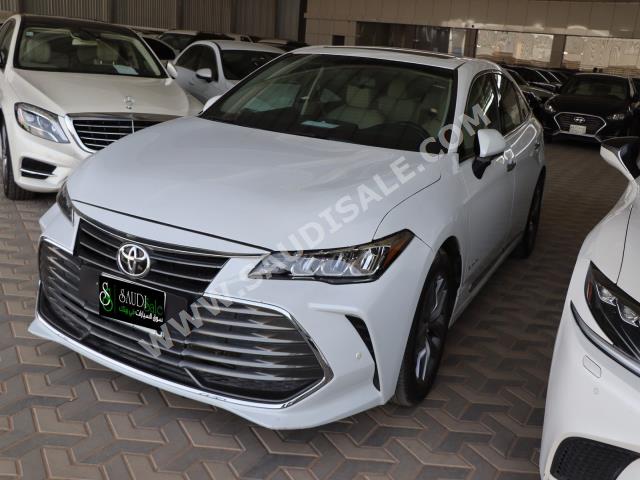 2020 تويوتا افالون تورينج