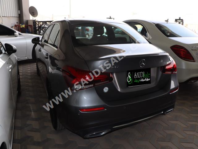 2021 مرسيدس - بنز أي 200