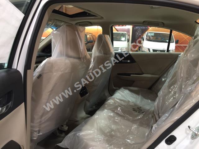 2017 هوندا اكورد